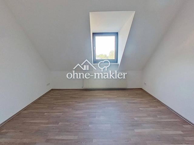 Schöne 2 Zimmer Wohnung mit großer Küche und Wannenbad