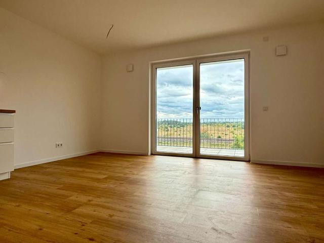 Schöne 2 Zimmer Wohnung mit Einbauküche und Balkon | kurzfristig verfügbar