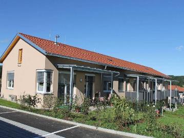 Schöne 2 Zimmer Wohnung mit Küche, Balkon und Carportparkplatz geförderte Miete ODER geförderte Miete mit Kaufoption 2 Zimmer