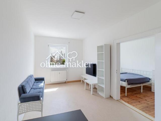 schöne 2 Zimmer Wohnung mit Küche / Newly renovated