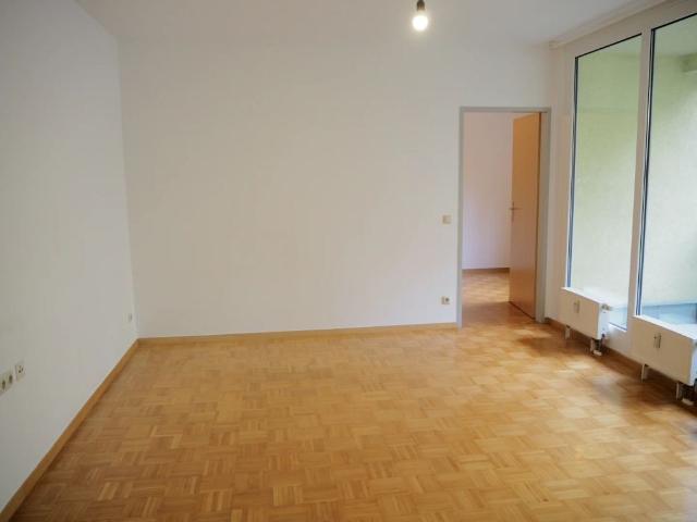 Schöne 2 Zimmer Wohnung mit Loggia im Zentrum nähe Landstraße Marienstraße 12