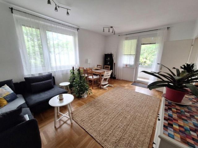 Schöne 2 Zimmer Wohnung mit Loggia