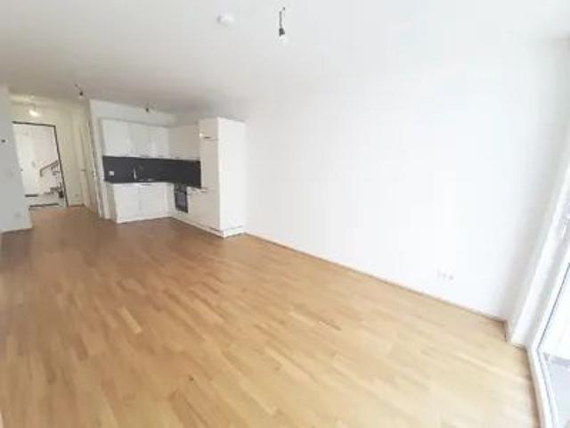 Schöne 2 Zimmer Wohnung mit sonnigen Balkon in der Koloniestraße!