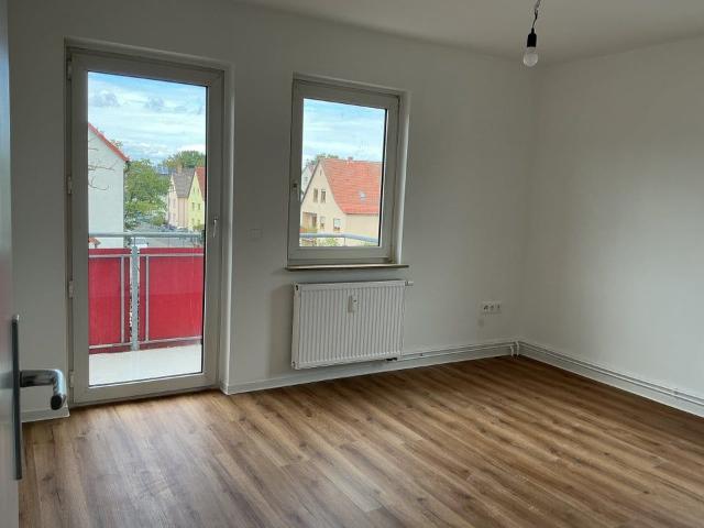 Schöne 2 Zimmer Wohnung mit Tageslichtbad und Balkon in Hanau Großauheim zu vermieten