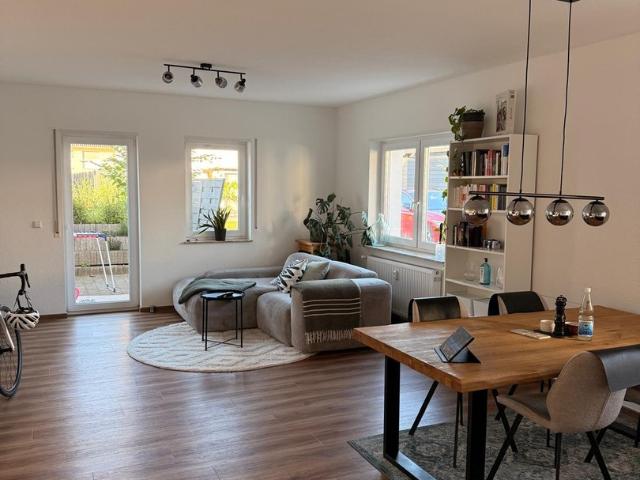 Schöne 2 Zimmer Wohnung mit Terrasse Nähe Waldrand
