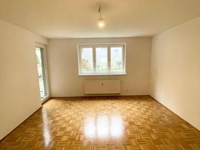Schöne 2 Zimmer Wohnung mit Terrasse! Provisionsfrei!