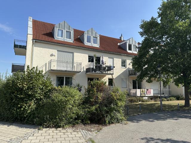 Schöne 2 Zimmer Wohnung mit zwei Balkonen und Tiefgaragenstellplatz