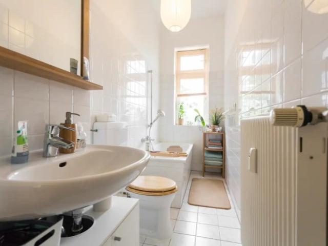 Schöne 2 Zimmer Whg möbliert ab 31.10
