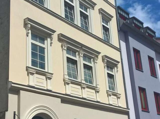 Schöne 2 Raum Wohnung im DG des Wohn und Geschäftshauses