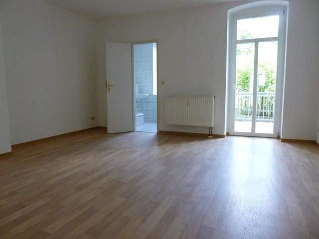 schöne 2 Raum Wohnung mit Balkon