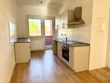 Schöne 2 Raum Wohnung mit Balkon und Einbauküche in Dresden Löbtau mieten!