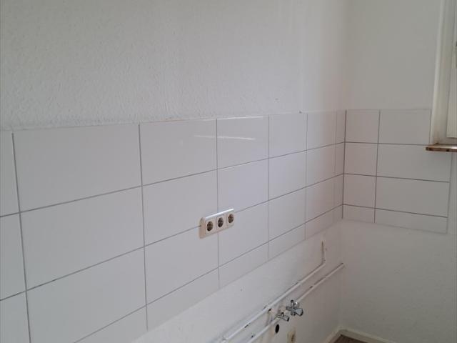 Schöne 2 Raum Wohnung mit Balkon im Grünen!