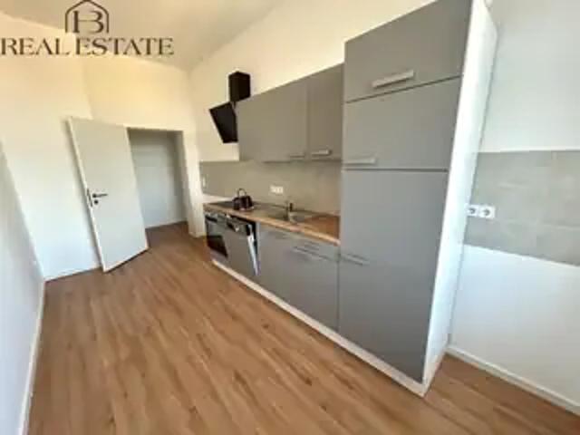Schöne 2 Raumwohnung mit EInbauküche !