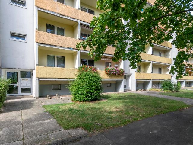 Schöne 2RWE mit Balkon und Badewanne