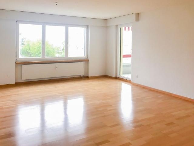 Schöne 4.5 Zi. Wohnung an ruhiger Lage