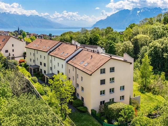 Schöne 4.5 Zimmer Wohnung mit Balkon