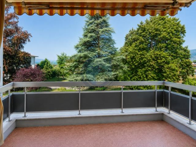 SCHÖNE 4.5 ZIMMER WOHNUNG MIT BALKON UND SEEBELI