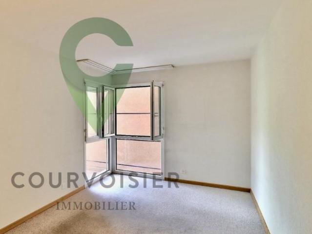 Schöne 4,5 zimmer wohnung mit blick auf den see und die alpen