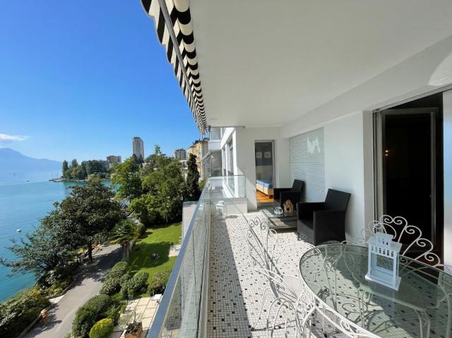 SCHÖNE 4,5 ZIMMER WOHNUNG AN DEN KAIS VON MONTREUX MIT WUNDERSCHÖNEM BLICK AUF DEN SEE