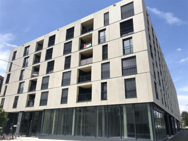 Schöne 4,5 Zimmer Wohnung im 5. Stock des Gebäudes