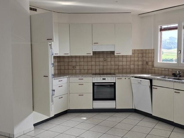 Schöne 4.5 Zimmerwohnung in Alterswil