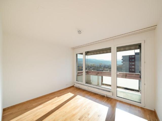 Schöne 4.5 Zimmerwohnung mit fantastischer Aussicht!