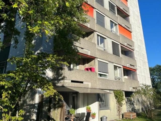 schöne 4 1/2 Zimmer Wohnung