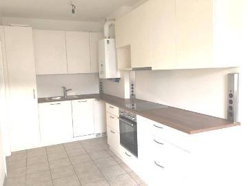 Schöne 4 Z. Wohnung mit Balkon – WG tauglich
