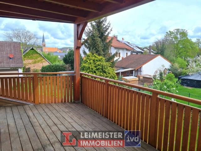 Erdgeschoss 2 Zimmer Wohnung mit TERRASSE UND GARTEN