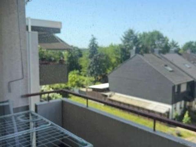 Schöne 4 Zimmerwohnung mit 3 Balkonen und 2 Garagenplätzen