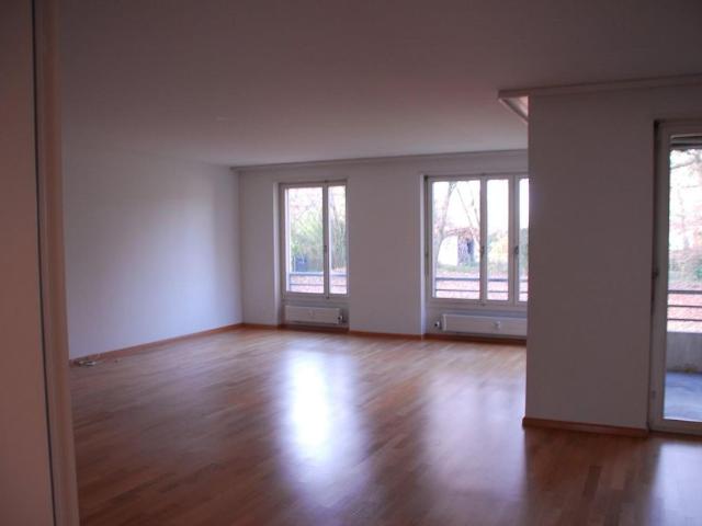 Schöne 4 Zimmerwohnung an exklusiver Lage