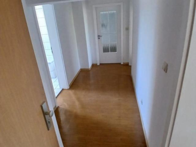 Schöne 4 Zimmerwohnung zentral gelegen zu vermieten