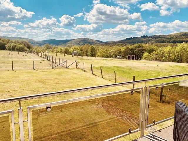 Schöne 4 Zimmer Dachgeschoss Wohnung, mit Balkon, neue Einbauküche am Edersee