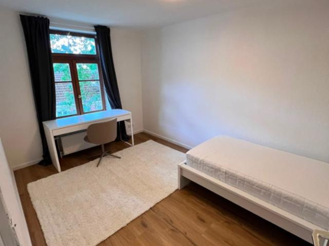 Schöne 4 Zimmer Dachgeschosswohnung in Eimsbüttel