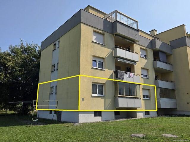 Schöne 4 Zimmer Eigentumswohnung mit verglastem Balkon und Garage in Hohenems