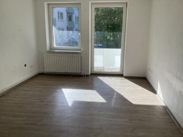 Schöne 4 Zimmer Erdgeschosswohnung mit neuem Duschbad!