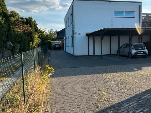 Schöne 4 Zimmer Erdgeschosswohnung provisionsfrei !