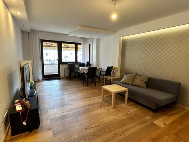 Schöne 4 Zimmer Wohnung voll möbliert im Zentrum von Erlangen