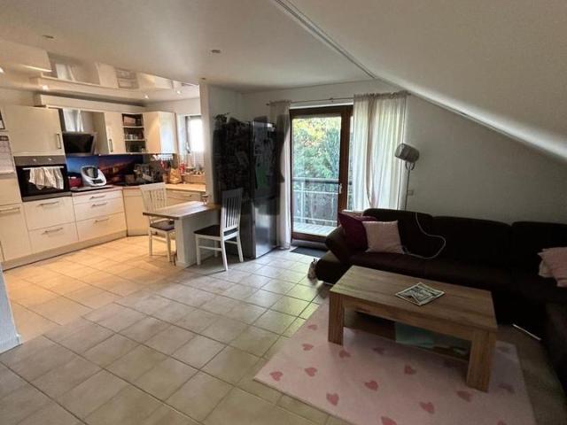 Schöne 4 Zimmer Wohnung zu verkaufen von privat