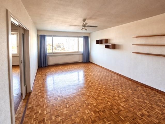 Schöne 4 Zimmer Wohnung im 4. Stock
