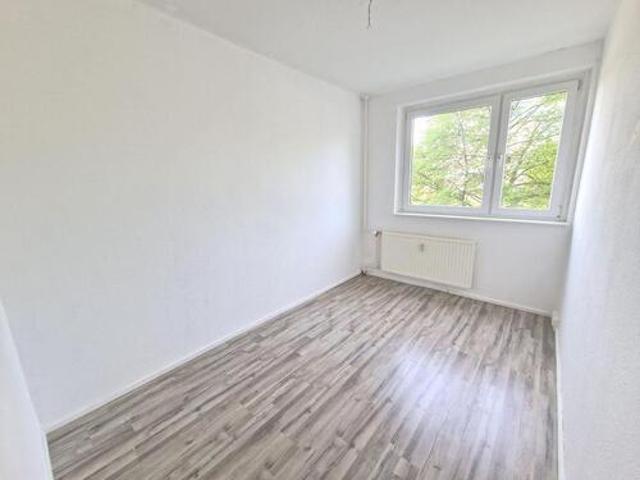 Schöne 4 Zimmer Wohnung in Gera