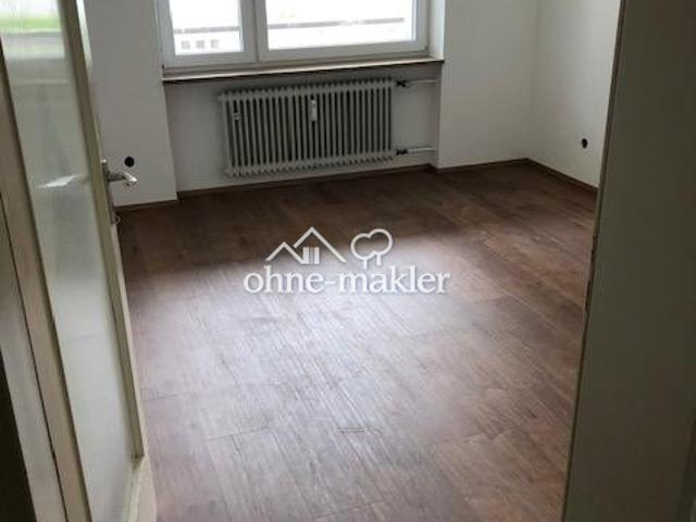 Schöne 4 Zimmer Wohnung, WG Wohnung in Regensburg, zwei Balkone, gepflegt und renoviert