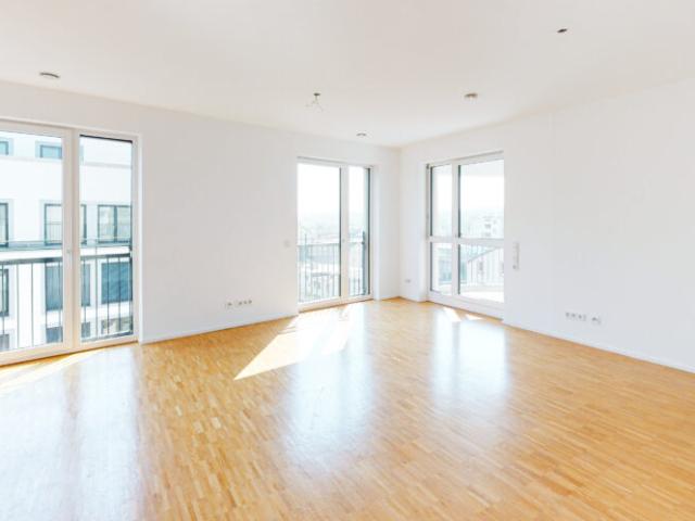 Schöne 4 Zimmer Wohnung mit Bad en Suite