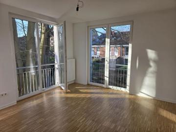 Schöne 4 Zimmer Wohnung mit Balkon in gepflegter Anlage in Hamburg Schnelsen aus 2013