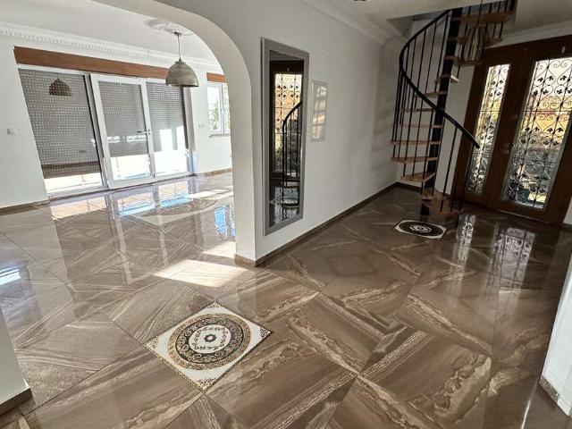 Schöne 4 Zimmer Wohnung mit geh. Innenausstattung mit Balkon und EBK in Ebertsheim
