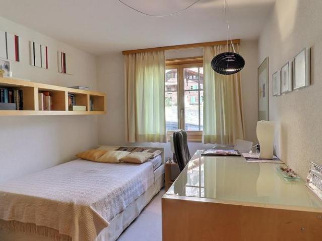 Schöne 4 Zimmer Wohnung mit grossem Balkon