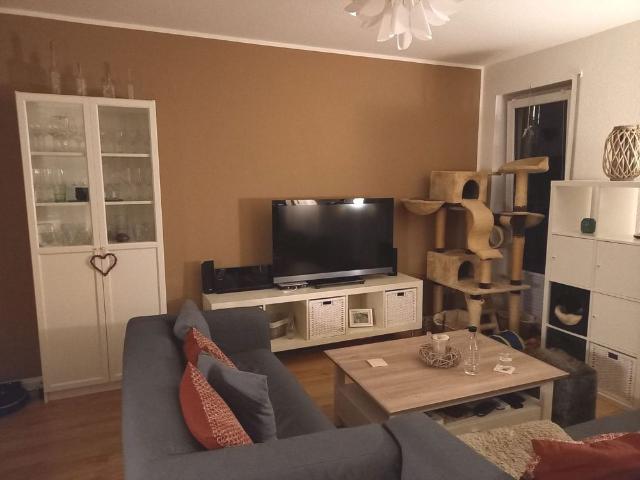 Schöne 4 Zimmer Wohnung mit EBK und Balkon