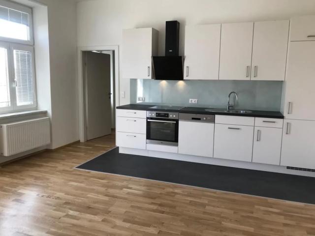 Schöne 4 Zimmer Wohnung + Südbalkon