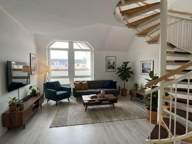 Schöne 4 Raum Maisonettenwohnung mit Balkon