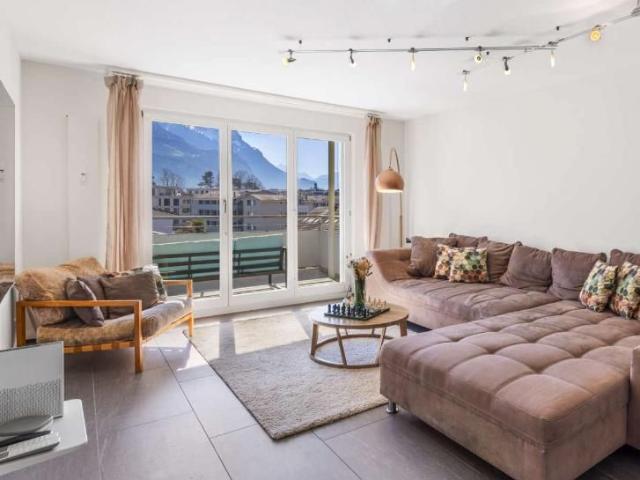 Schöne 5.5 Zimmer Wohnung mit hochwertigem Ausbaustandard in Brunnen